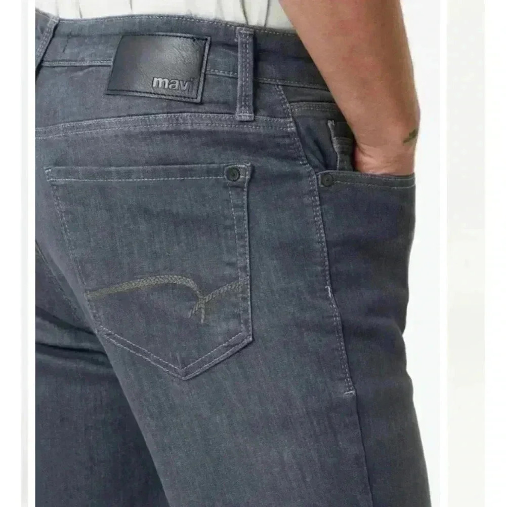 Mavi Steve Athletic Relaxed Fit Stretch Jeans - Picture 4 of 7